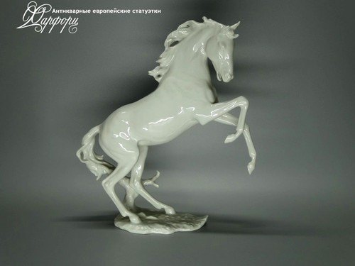 Купить фарфоровую статуэтку Alka Kunst Конь на дыбах